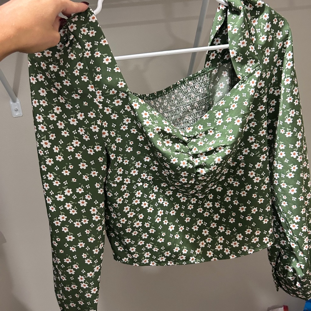 Lulu's Floral And Solid Blouses Collection - image 4